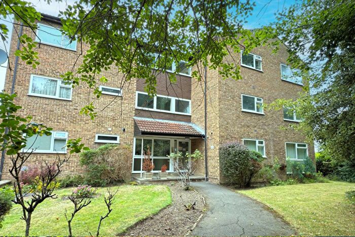 1 Bedroom Flat For Sale In Hogarth Court, Steeplands, Bushey, WD23