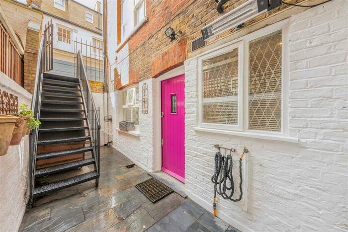 1 Bedroom Flat To Rent In Dove Mews, London, SW5