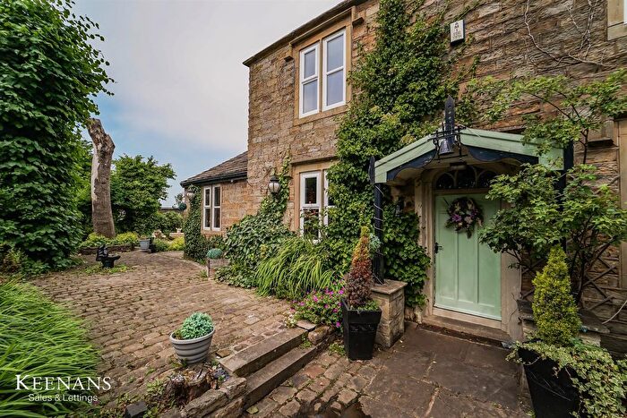 3 Bedroom Property For Sale In Padiham Road, Burnley, BB12