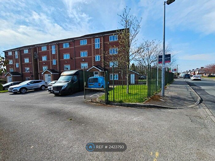 2 Bedroom Flat To Rent In Worsley Gardens, Worsley, Manchester, M28