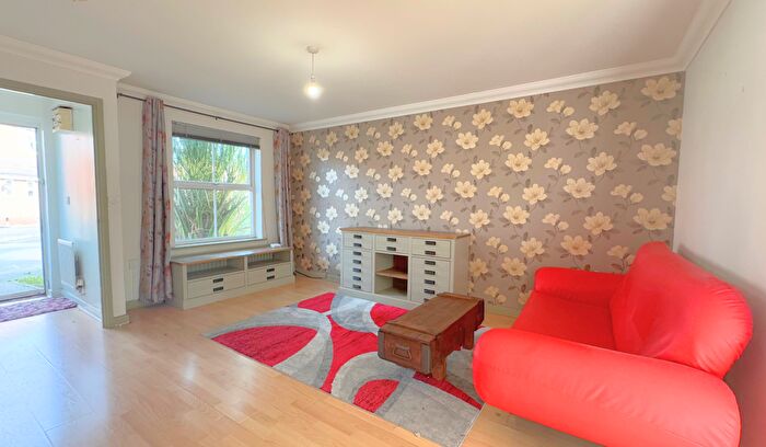 3 Bedroom Semi-Detached House To Rent In Kentlea Road, London, SE28