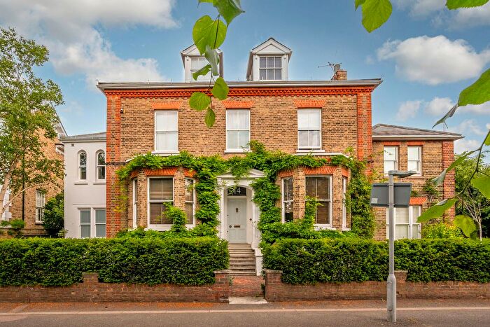 2 Bedroom Maisonette For Sale In Lingfield Road, Wimbledon Village, London, SW19