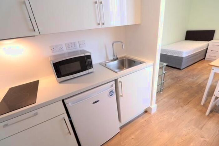 Studio To Rent In Scholes Street, Oldham OL1