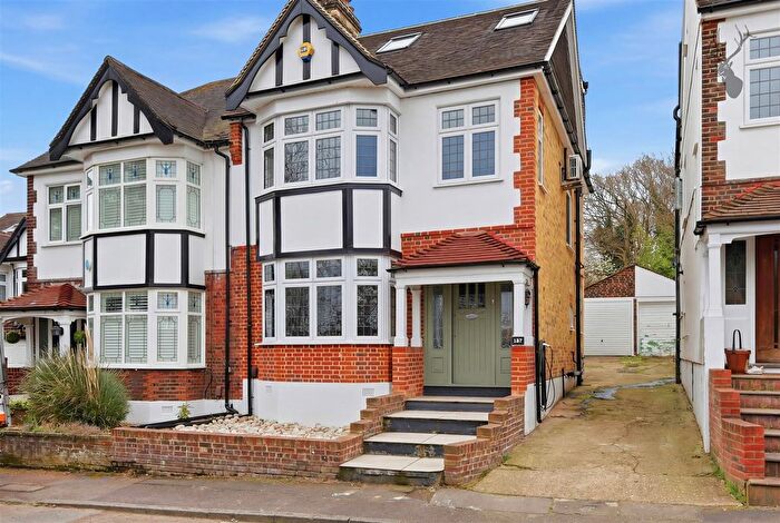 4 Bedroom Semi Detached House For Sale In Epping New Road, Buckhurst Hill, IG9