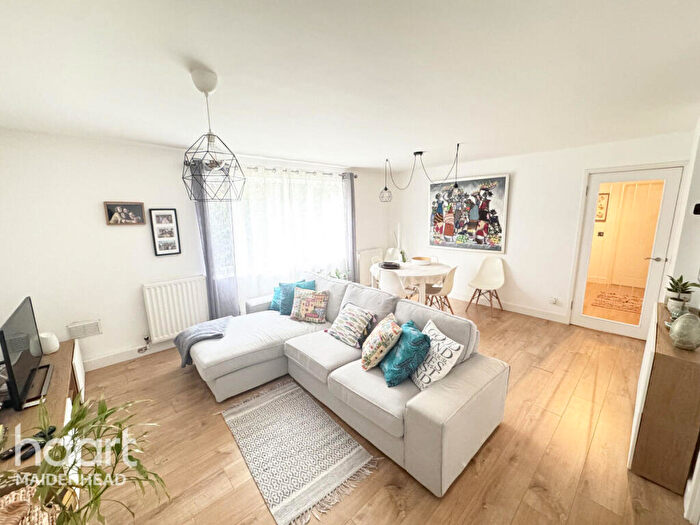 2 Bedroom Flat For Sale In Norden Road, Maidenhead, SL6