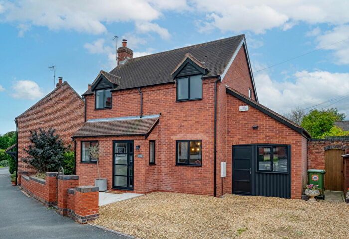 3 Bedroom Detached House For Sale In High Street, Feckenham, B96