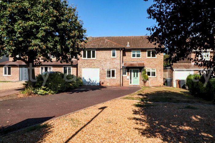 5 Bedroom Detached House To Rent In Carisbrook Court, Peterborough, PE3