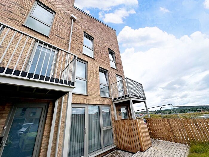 3 Bedroom Town House To Rent In Lescar Road, Waverley, Rotherham, S60