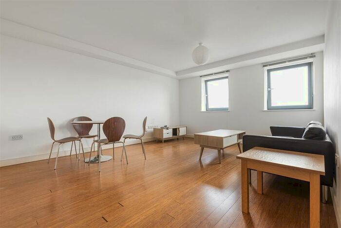 2 Bedroom Flat To Rent In Beeston Road, Beeston, Leeds, LS11