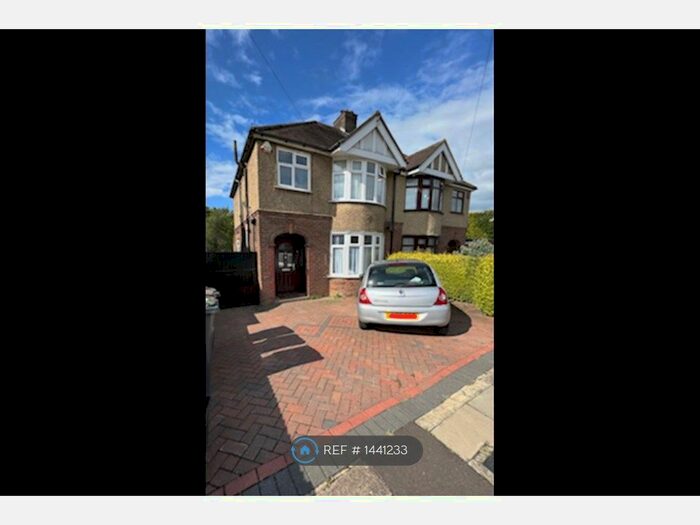 3 Bedroom Semi-Detached House To Rent In Belgrave Road, Leagrave, LU4