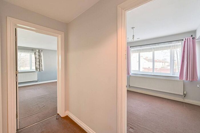 1 Bedroom Flat To Rent In Miles Road, Mitcham, CR4