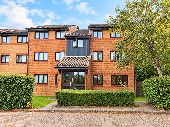 2 Bedroom Flat For Sale In Downs Close, Purbrook, PO7