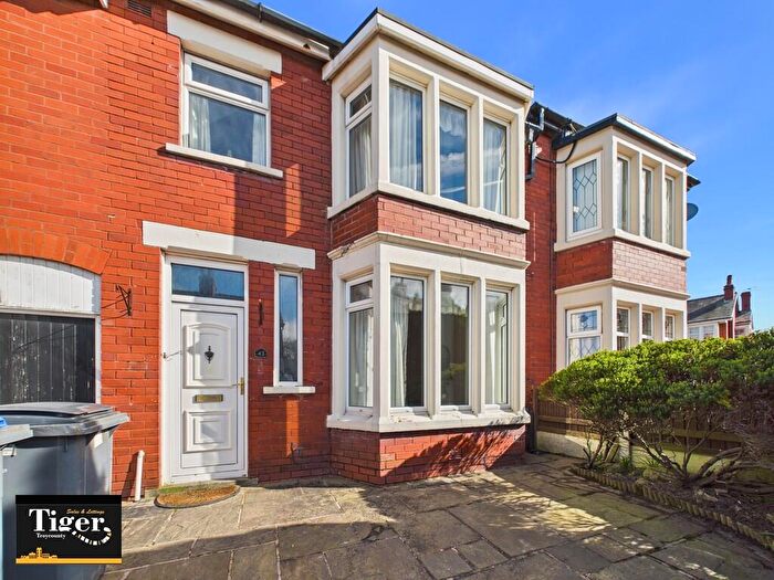 3 Bedroom Terraced House For Sale In Birchway Avenue, Blackpool, FY3