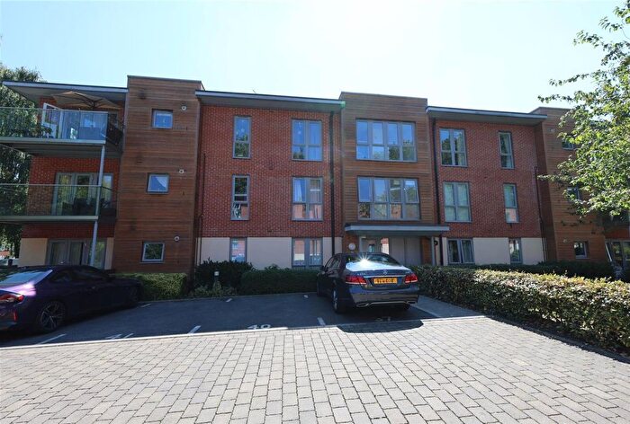 2 Bedroom Flat To Rent In Morewood Close, Sevenoaks, TN13