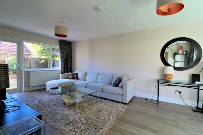 4 Bedroom Detached House To Rent In Guildford, Surrey, GU3