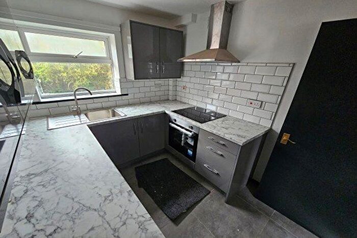 2 Bedroom Flat To Rent In Quinton, Birmingham, B32