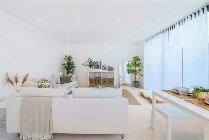 2 Bedroom Flat To Rent In Latitude House, Camden Town, London, NW1