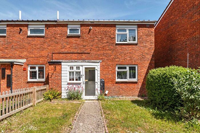 3 Bedroom End Of Terrace House For Sale In Lehar Close, Brighton Hill, Basingstoke, RG22