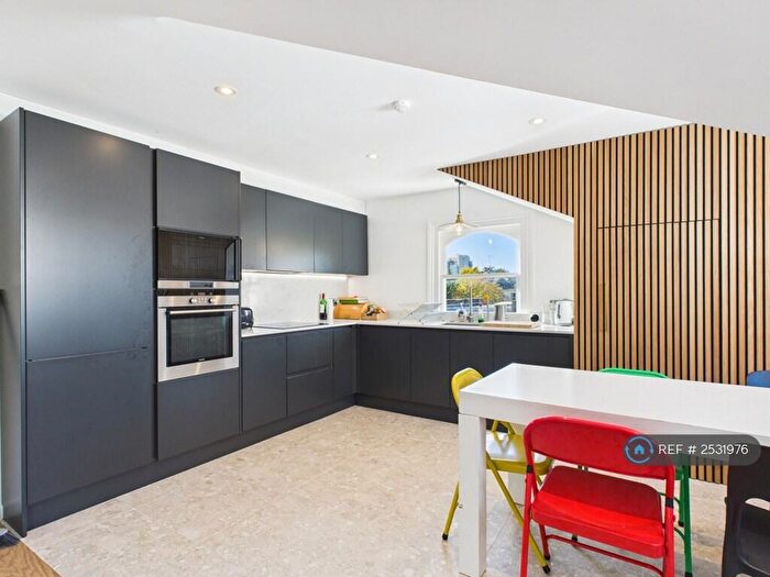 3 Bedroom Flat To Rent In Priory Terrace, London, NW6