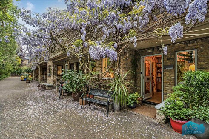 3 Bedroom Terraced House For Sale In Bellgate Mews, London, NW5