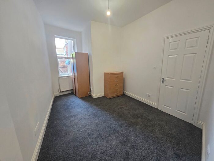 2 Bedroom Flat To Rent In East End Road, London, N2