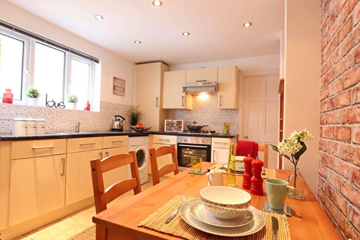 2 Bedroom Apartment To Rent In Bolden Street, St Johns, London, SE8