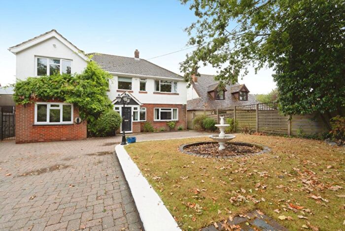 4 Bedroom Detached House For Sale In Forest Front, Hythe, Southampton, Hampshire, SO45