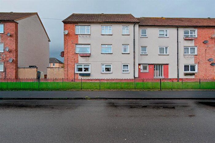 3 Bedroom Flat For Sale In Roseberry Place, Hamilton, ML3