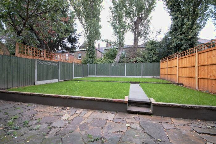 3 Bedroom Flat To Rent In Granville Gardens, London, W5