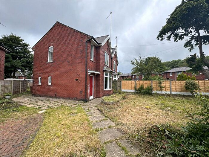 3 Bedroom Semi-Detached House To Rent In Further Pits, Rochdale, Greater Manchester, OL11