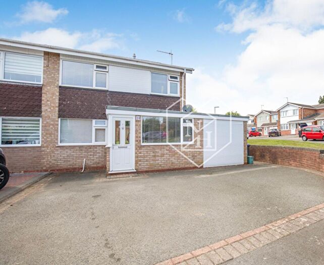 4 Bedroom Semi-Detached House For Sale In Rowan Close, Stratford-Upon-Avon, CV37