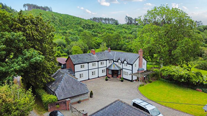 4 Bedroom Detached House For Sale In Bryn Celyn, Llanfyllin, Powys, SY22