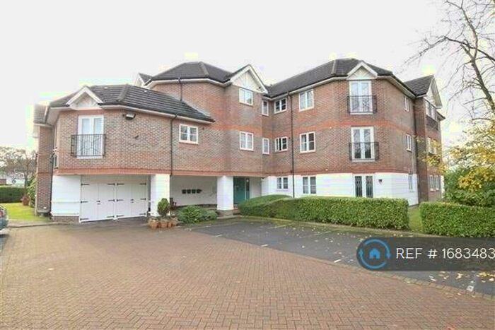 2 Bedroom Flat To Rent In Bartholomew Court, Edgware, HA8