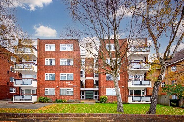 1 Bedroom Flat For Sale In Etchingham Park Road, Finchley, N3