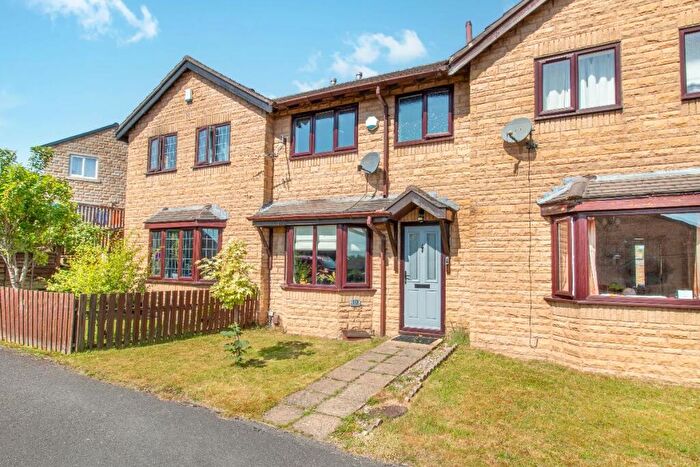 3 Bedroom Town House For Sale In Cambridge Court, Morley, LS27