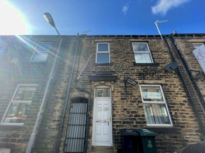 3 Bedroom Apartment To Rent In Henry Street, Keighley, BD21