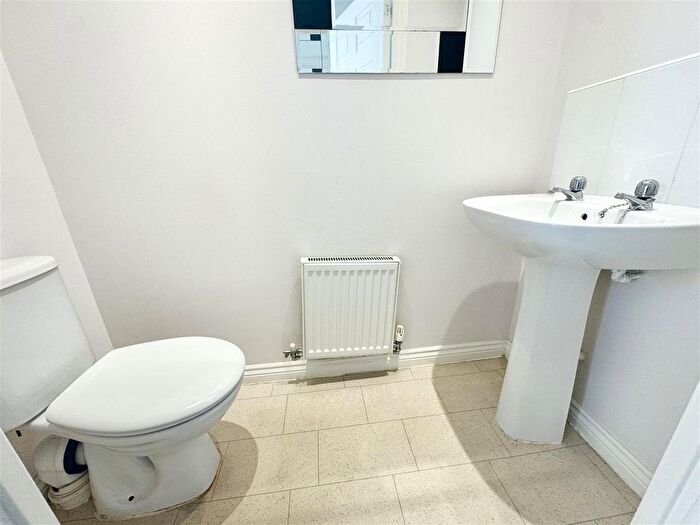 4 Bedroom Town House To Rent In Fullerton Way, Thornaby, Stockton-On-Tees, TS17
