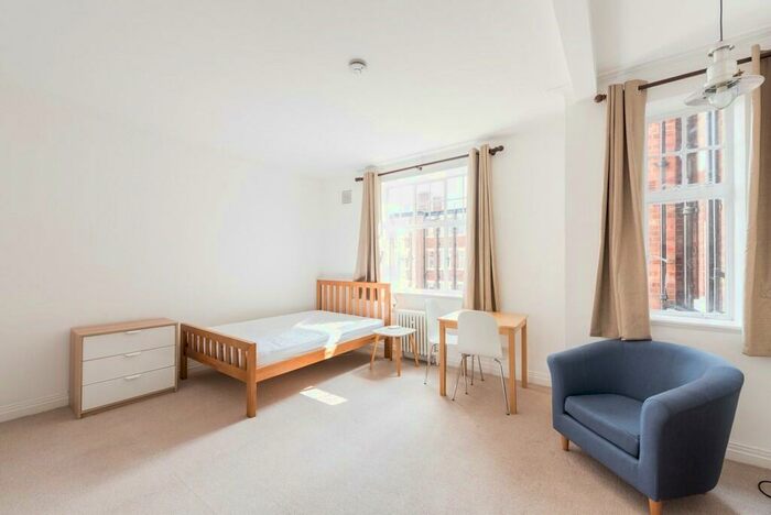 Apartment To Rent In Belsize Grove, NW3