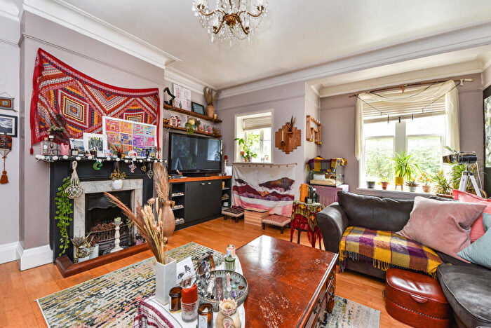 1 Bedroom Flat To Rent In Tower Road, Hindhead, GU26