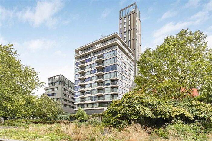 2 Bedroom Flat To Rent In Earls Way, London, SE1