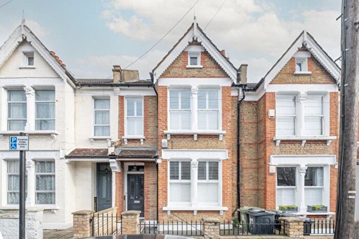 5 Bedroom Terraced House To Rent In Honeybrook Road London, SW12