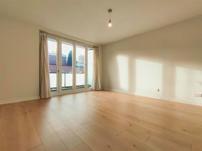 1 Bedroom Flat To Rent In Spring Grove Road, Richmond TW10