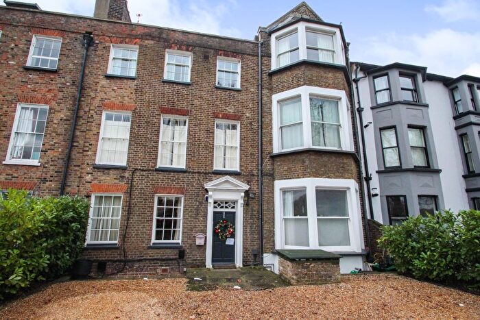 1 Bedroom Flat To Rent In Whipps Cross Road, London, Greater London, E11