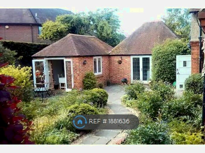 Studio To Rent In Mill End, Henley On Thames, RG9