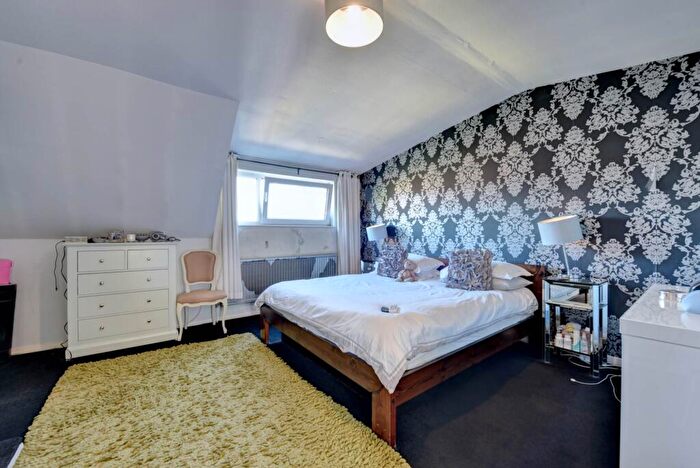 3 Bedroom Terraced House For Sale In Upton Close, Henley-On-Thames, RG9