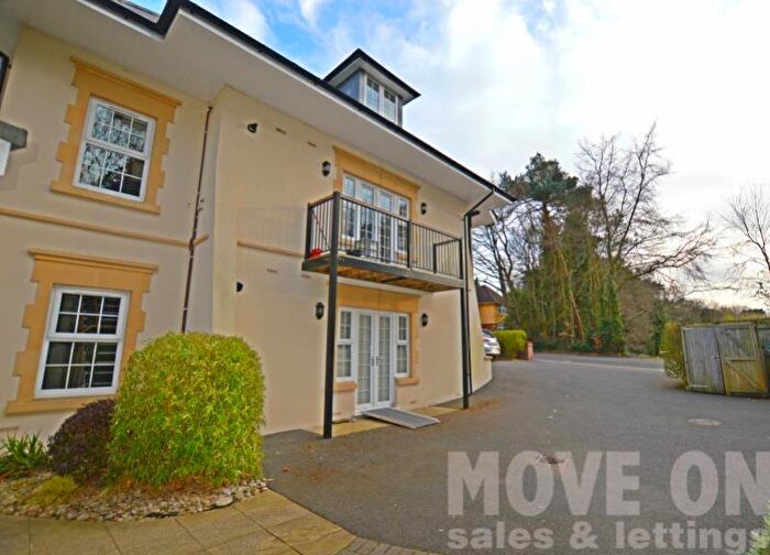 2 Bedroom Apartment To Rent In Stirling Road, Talbot Woods, Bournemouth, Dorset, BH3