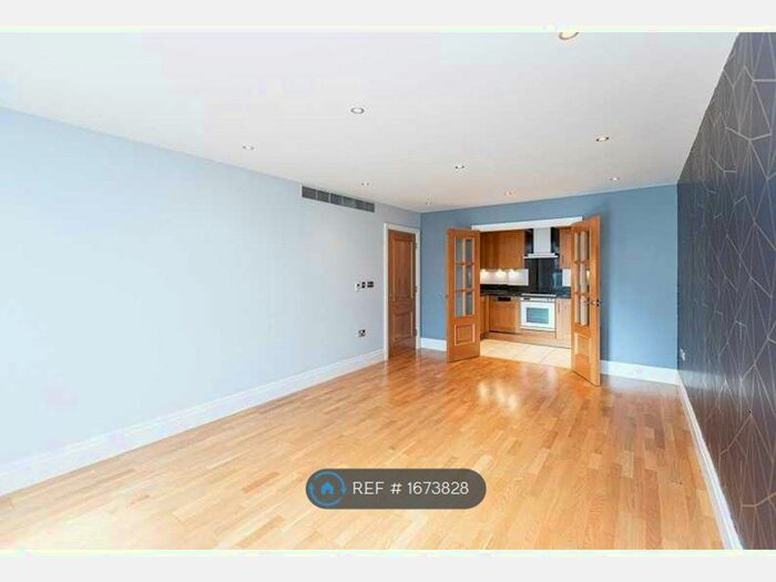 2 Bedroom Flat To Rent In Chelsea Vista, London, SW6