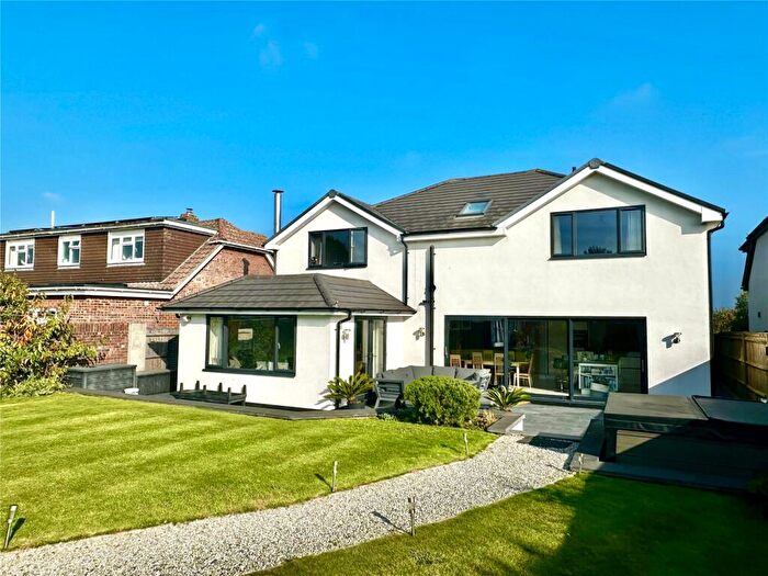 5 Bedroom Detached House For Sale In Daniells Walk, Lymington, Hampshire, SO41