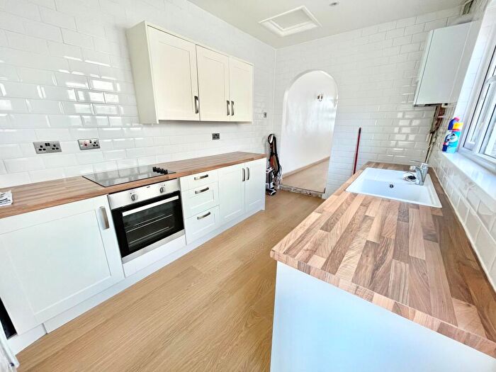 2 Bedroom House To Rent In Power Road, Portsmouth, PO1