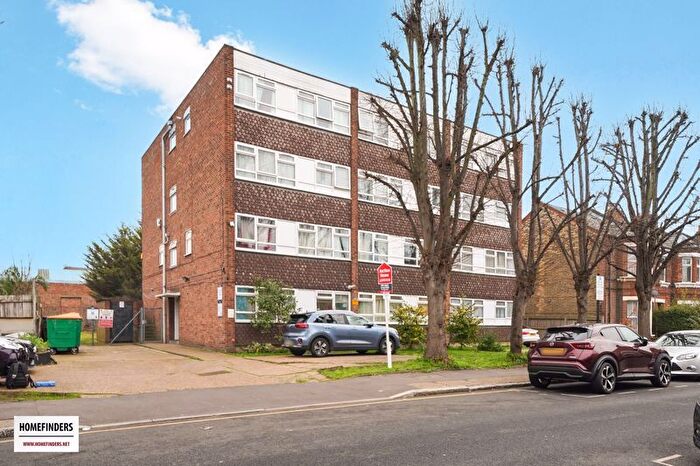 2 Bedroom Flat For Sale In Carnarvon Road, Stratford, E15